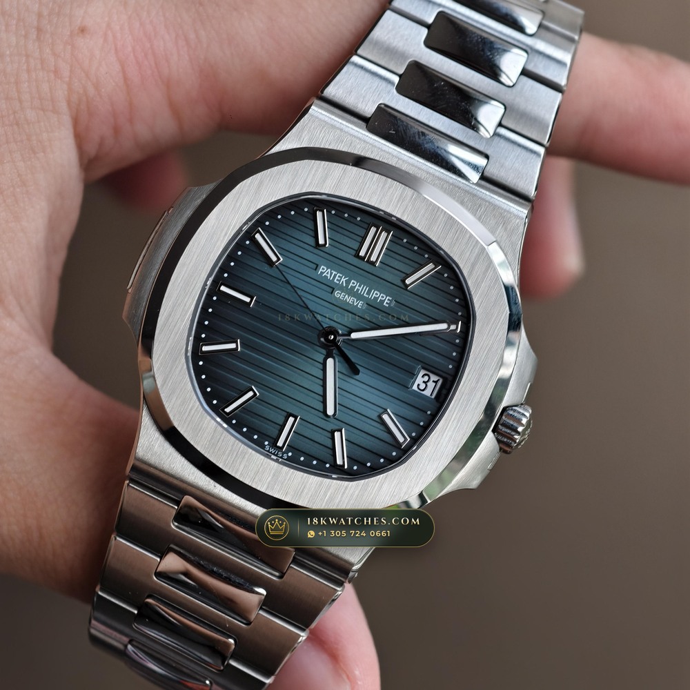 Patek Philippe Nautilus Self-Winding Ref. 5711/1A — Studio Gallery Plate IV in 904L Stainless Steel Custom Architecture (115.4g Verified Mass, Patek Philippe Cal. 26-330 S C / Cal. 324 S C - 21K Gold Rotor)