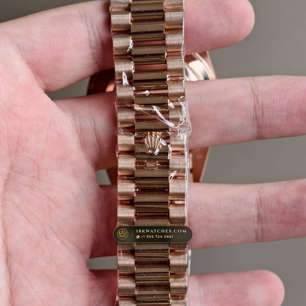 Rolex Day-Date 40 Graduated Slate Ombre Dial 18K Everose Gold Ref. 228235 — Studio Gallery Plate VII in 18K Rose Gold Au750 (210.3g Verified Mass, Rolex Manufacture Cal. 3255 - 70h Power Reserve)