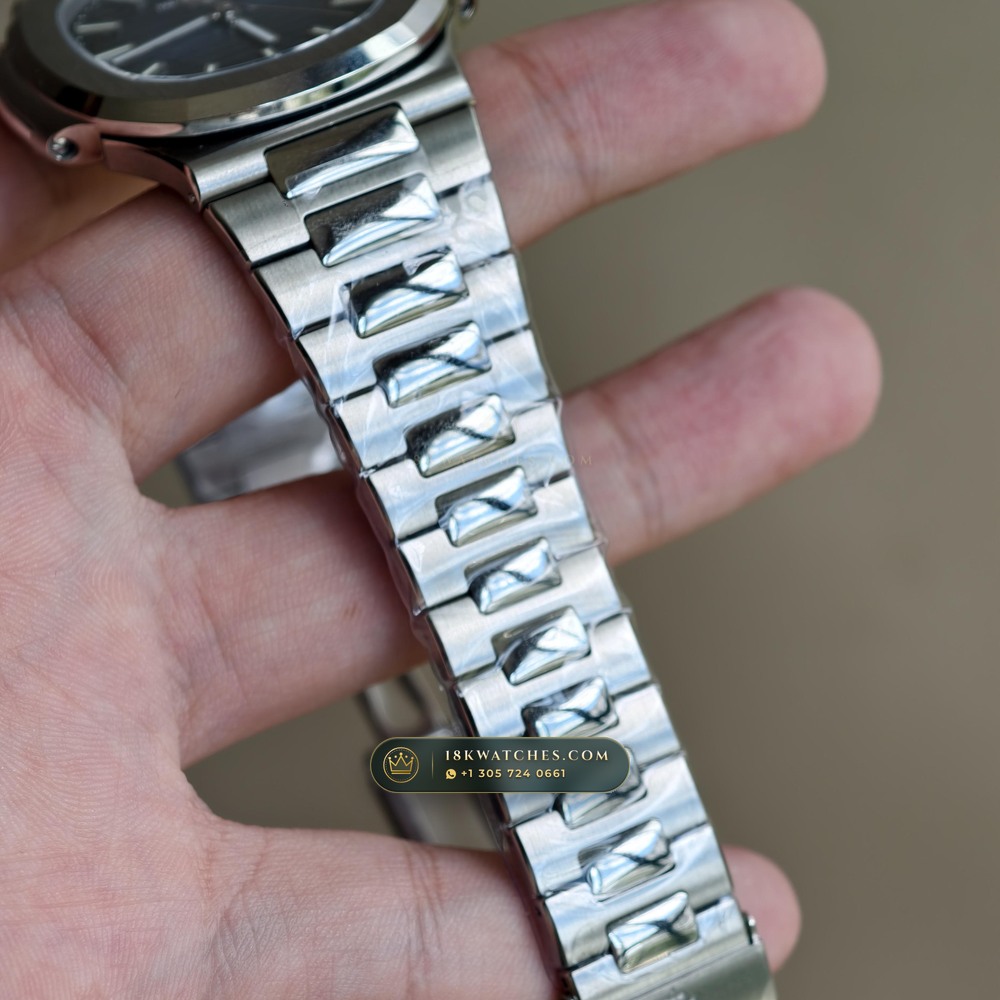 Patek Philippe Nautilus Self-Winding Ref. 5711/1A-001 — Studio Gallery Plate IX in 904L Stainless Steel Custom Architecture (114.6g Verified Mass, Patek Philippe Cal. 26-330 S C / Cal. 324 S C - 21K Gold Rotor)