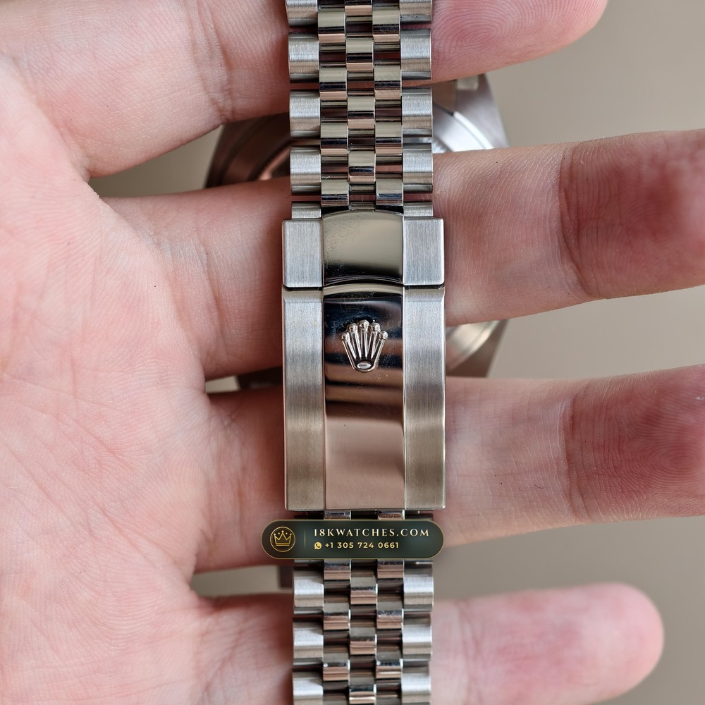 Rolex Datejust 41 Sunray Emerald / Khaki Green Dial Ref. 126334 — Studio Gallery Plate V in 904L Stainless Steel Custom Architecture (136.8g Verified Mass, Rolex Manufacture Cal. 3235 - 70h Power Reserve)