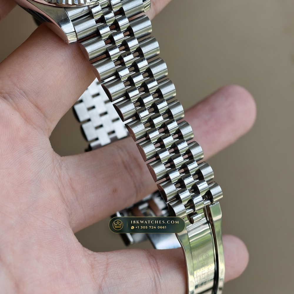 Rolex Datejust 41 Sunray Emerald / Khaki Green Dial Ref. 126334 — Studio Gallery Plate VII in 904L Stainless Steel Custom Architecture (136.8g Verified Mass, Rolex Manufacture Cal. 3235 - 70h Power Reserve)