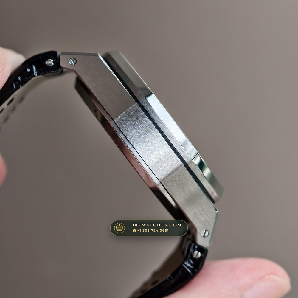 Audemars Piguet Royal Oak Selfwinding Chronograph 41mm Diamond-Set Bezel 18K White Gold Ref. 26240BC.SS.1320BC.01 — Studio Gallery Plate V in 18K White Gold Au750 (158.7g Verified Mass, Audemars Piguet Cal. 4401 Flyback Chronograph)