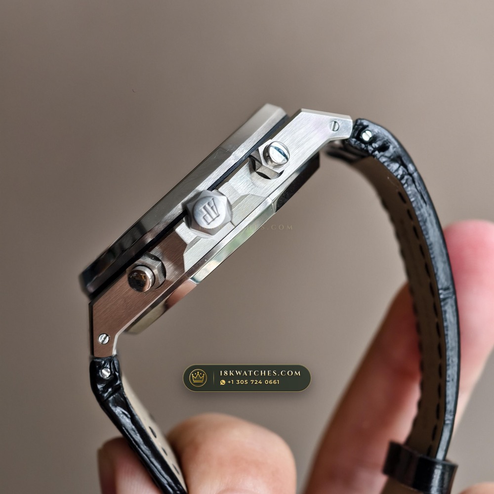 Audemars Piguet Royal Oak Selfwinding Chronograph 41mm Diamond-Set Bezel 18K White Gold Ref. 26240BC.SS.1320BC.01 — Studio Gallery Plate VI in 18K White Gold Au750 (158.7g Verified Mass, Audemars Piguet Cal. 4401 Flyback Chronograph)
