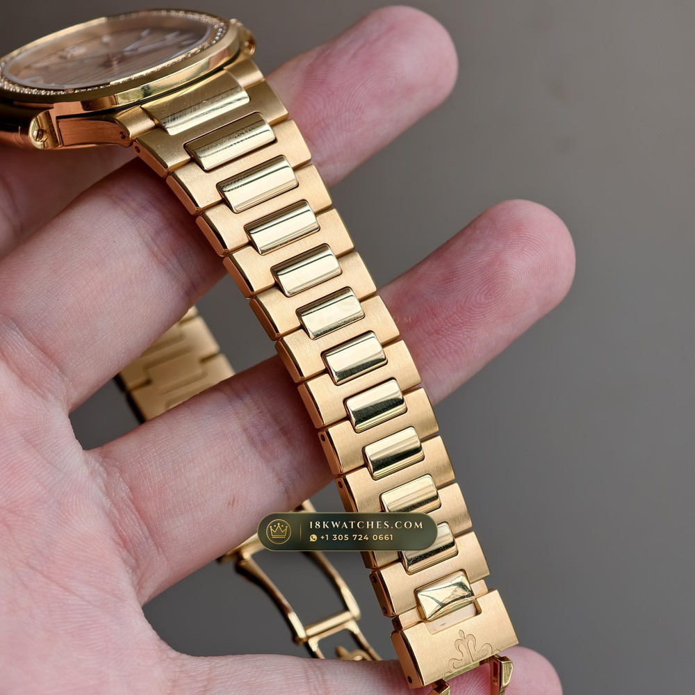Patek Philippe Nautilus Ladies Automatic 18K Rose Gold Ref. 7118/1R — Studio Gallery Plate IV in 18K Rose Gold Au750 (145.9g Verified Mass, Patek Philippe Cal. 324 S C - 21K Gold Rotor)