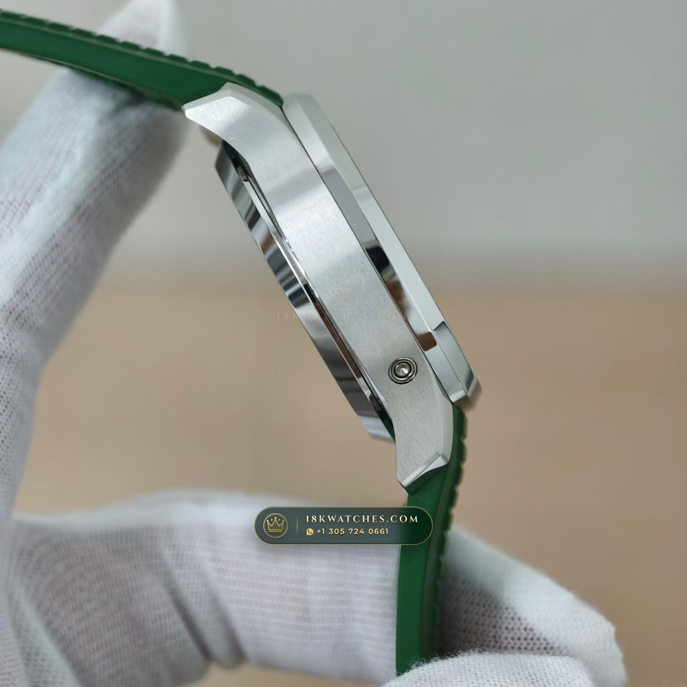 Patek Philippe Aquanaut Flyback Chronograph 18K White Gold Ref. 5968G — Studio Gallery Plate IV in 18K White Gold Au750 (136.5g Verified Mass, Patek Philippe Cal. CH 28-520 C - 21K Gold Rotor)
