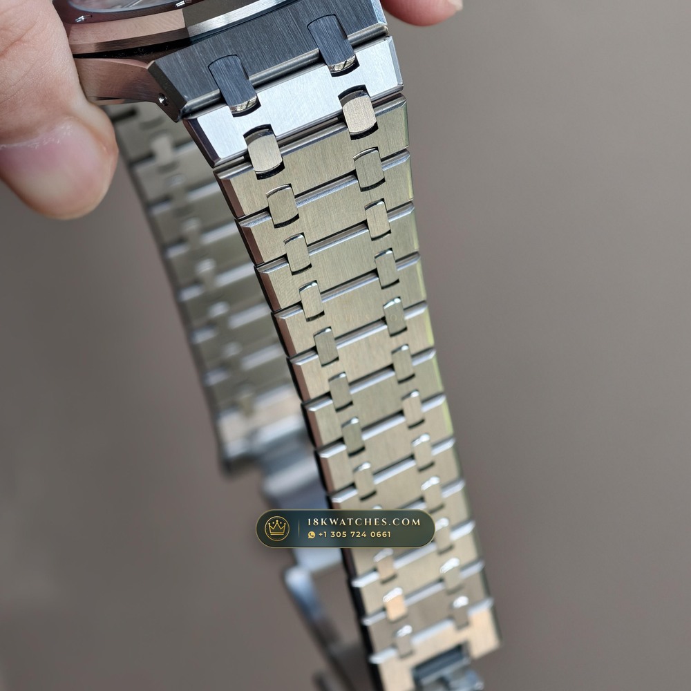 Audemars Piguet Royal Oak Selfwinding 41mm Geneva Atelier Spec Ref. 15510ST — Studio Gallery Plate IX in 904L Stainless Steel Custom Architecture (166.4g Verified Mass, Audemars Piguet Cal. 4302 - 70h Power Reserve)