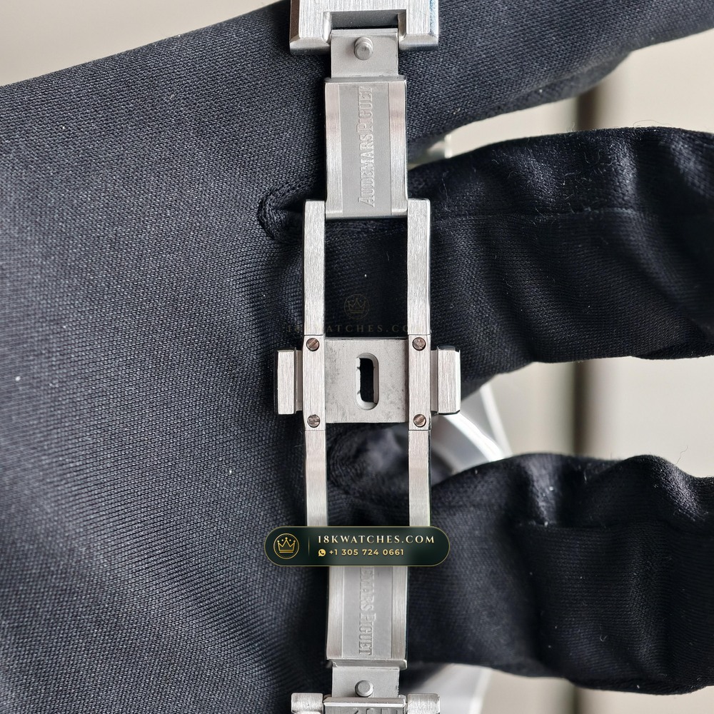 Audemars Piguet Royal Oak Jumbo Extra-Thin 39mm Ref. 15202ST — Studio Gallery Plate VI in 904L Stainless Steel Custom Architecture (103.7g Verified Mass, Audemars Piguet Cal. 2121 Ultra-Thin)