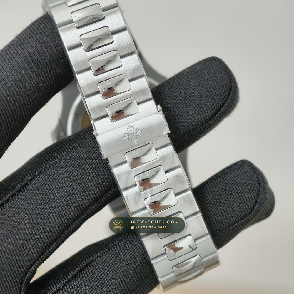 Patek Philippe Nautilus Self-Winding Ref. 5711/1A-011 — Studio Gallery Plate VII in 904L Stainless Steel Custom Architecture (114.6g Verified Mass, Patek Philippe Cal. 26-330 S C / Cal. 324 S C - 21K Gold Rotor)