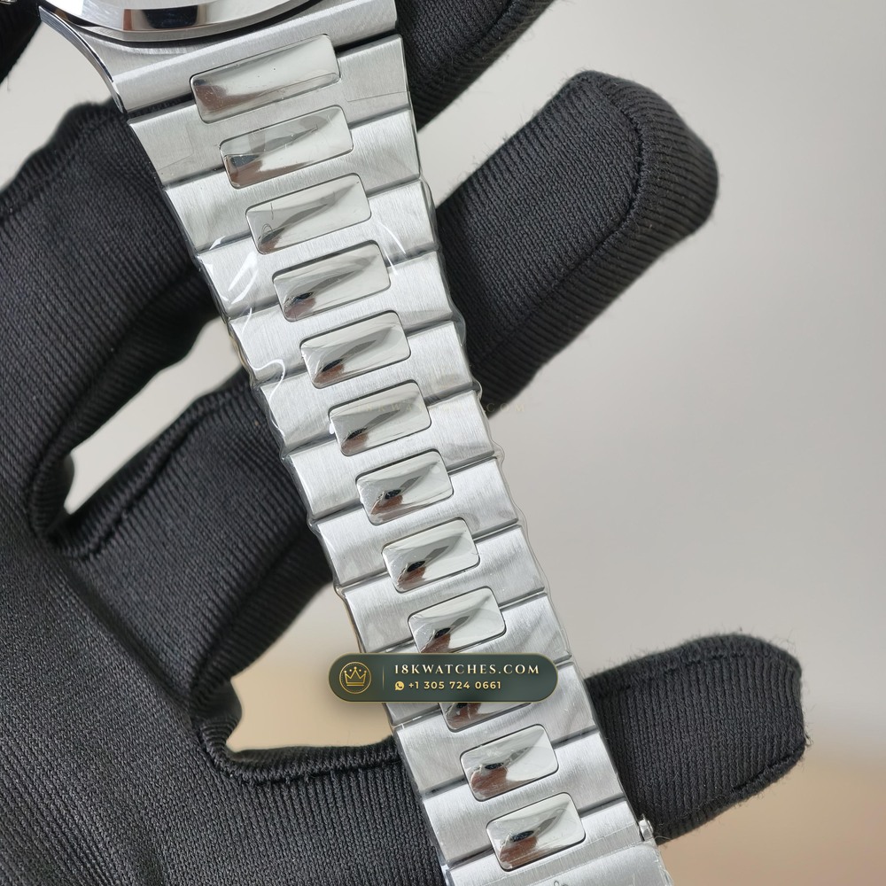 Patek Philippe Nautilus Self-Winding Ref. 5711/1A-011 — Studio Gallery Plate VIII in 904L Stainless Steel Custom Architecture (114.6g Verified Mass, Patek Philippe Cal. 26-330 S C / Cal. 324 S C - 21K Gold Rotor)
