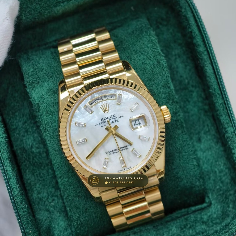 Rolex Day-Date 36 Iridescent Natural Mother-of-Pearl Dial 18K Yellow Gold Ref. 128238 — Studio Gallery Plate II in 18K Yellow Gold Au750 (183.4g Verified Mass, Rolex Manufacture Cal. 3255 - 70h Power Reserve)