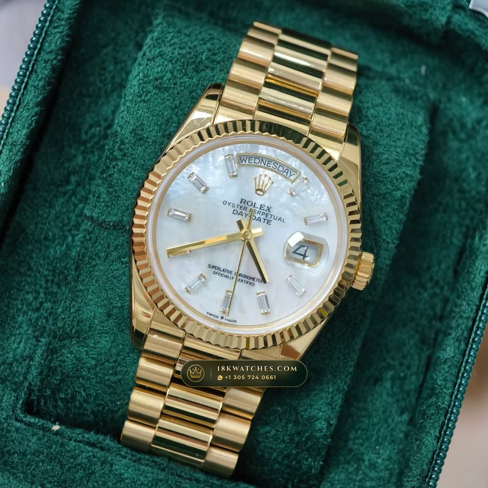 Rolex Day-Date 36 Iridescent Natural Mother-of-Pearl Dial 18K Yellow Gold Ref. 128238 — Studio Gallery Plate III in 18K Yellow Gold Au750 (183.4g Verified Mass, Rolex Manufacture Cal. 3255 - 70h Power Reserve)