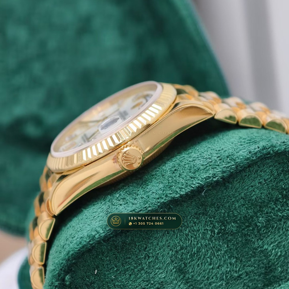 Rolex Day-Date 36 Iridescent Natural Mother-of-Pearl Dial 18K Yellow Gold Ref. 128238 — Studio Gallery Plate VI in 18K Yellow Gold Au750 (183.4g Verified Mass, Rolex Manufacture Cal. 3255 - 70h Power Reserve)