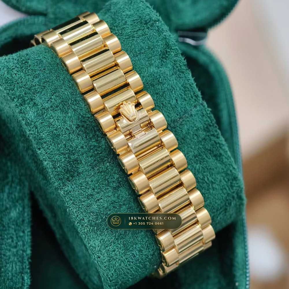 Rolex Day-Date 36 Iridescent Natural Mother-of-Pearl Dial 18K Yellow Gold Ref. 128238 — Studio Gallery Plate VII in 18K Yellow Gold Au750 (183.4g Verified Mass, Rolex Manufacture Cal. 3255 - 70h Power Reserve)
