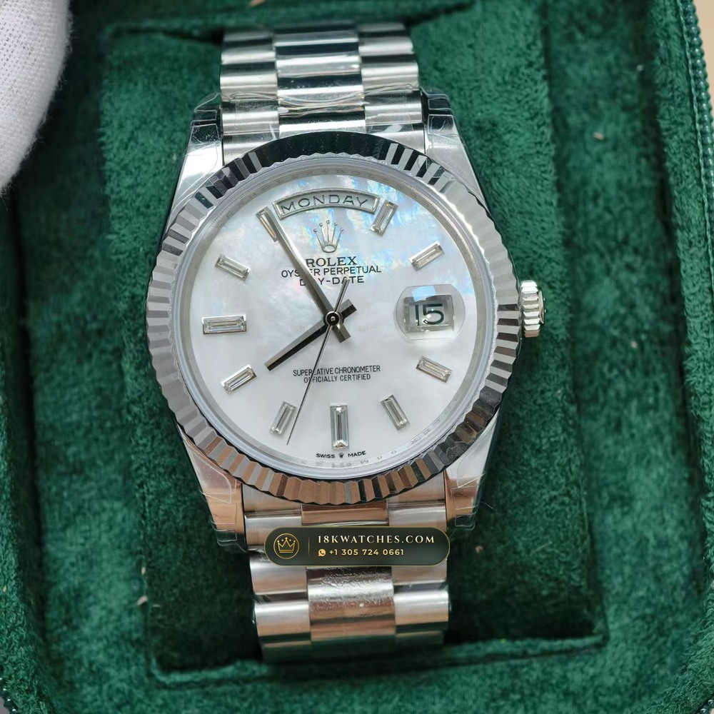 Rolex Day-Date 40 Iridescent Natural Mother-of-Pearl Dial 18K Everose Gold Ref. 228235
