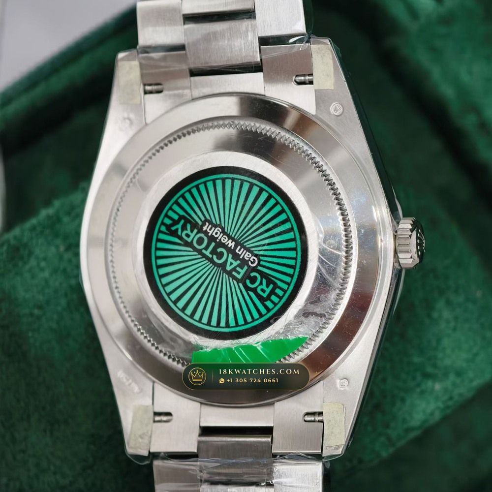 Rolex Day-Date 40 Iridescent Natural Mother-of-Pearl Dial 18K Everose Gold Ref. 228235 — Studio Gallery Plate VI in 18K Rose Gold Au750 (210.9g Verified Mass, Rolex Manufacture Cal. 3255 - 70h Power Reserve)