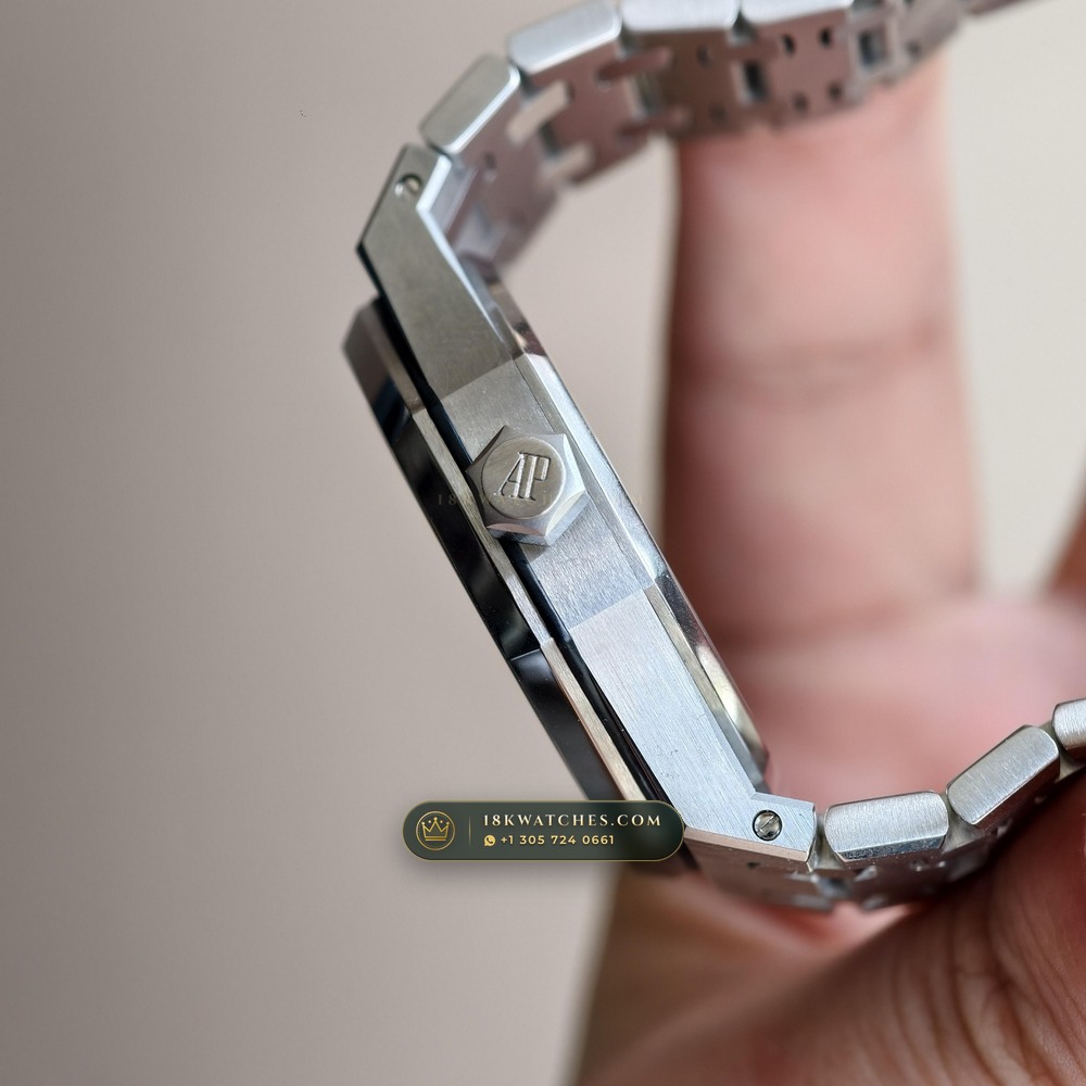 Audemars Piguet Royal Oak Selfwinding 37mm Sunburst Rhodium / Slate Grey Dial Ref. 15450ST — Studio Gallery Plate VI in 904L Stainless Steel Custom Architecture (132.2g Verified Mass, Audemars Piguet Cal. 3120 / Cal. 5900)