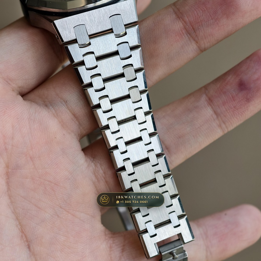 Audemars Piguet Royal Oak Selfwinding 37mm Sunburst Rhodium / Slate Grey Dial Ref. 15450ST — Studio Gallery Plate VIII in 904L Stainless Steel Custom Architecture (132.2g Verified Mass, Audemars Piguet Cal. 3120 / Cal. 5900)