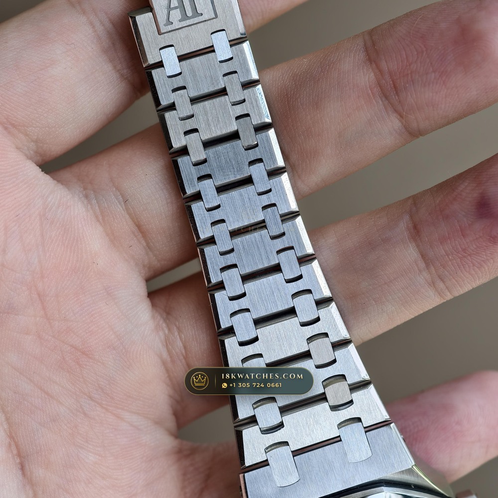 Audemars Piguet Royal Oak Selfwinding 37mm Sunburst Rhodium / Slate Grey Dial Ref. 15450ST — Studio Gallery Plate IX in 904L Stainless Steel Custom Architecture (132.2g Verified Mass, Audemars Piguet Cal. 3120 / Cal. 5900)