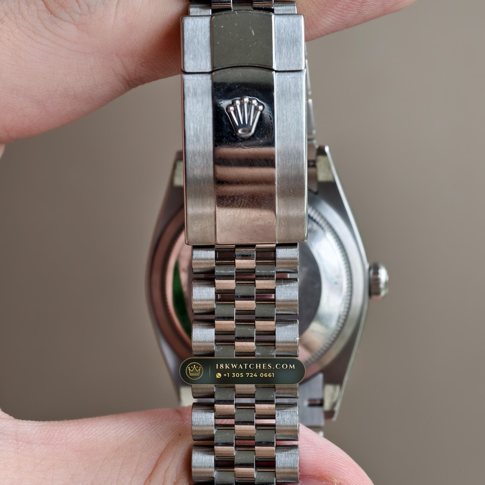 Rolex Datejust 36 Graduated Royal Blue Sunburst Dial Ref. 126231 — Studio Gallery Plate VIII in 18K Gold & 904L Oystersteel Rolesor (130.7g Verified Mass, Rolex Manufacture Cal. 3235 - 70h Power Reserve)