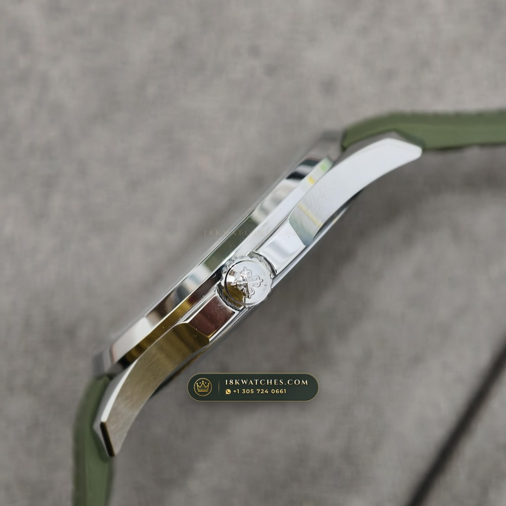Patek Philippe Aquanaut Jumbo 42.2mm 18K White Gold Free-Sprung Calibre Ref. 5168G — Studio Gallery Plate V in 18K White Gold Au750 (120.4g Verified Mass, Patek Philippe Cal. 324 S C - 21K Gold Rotor)