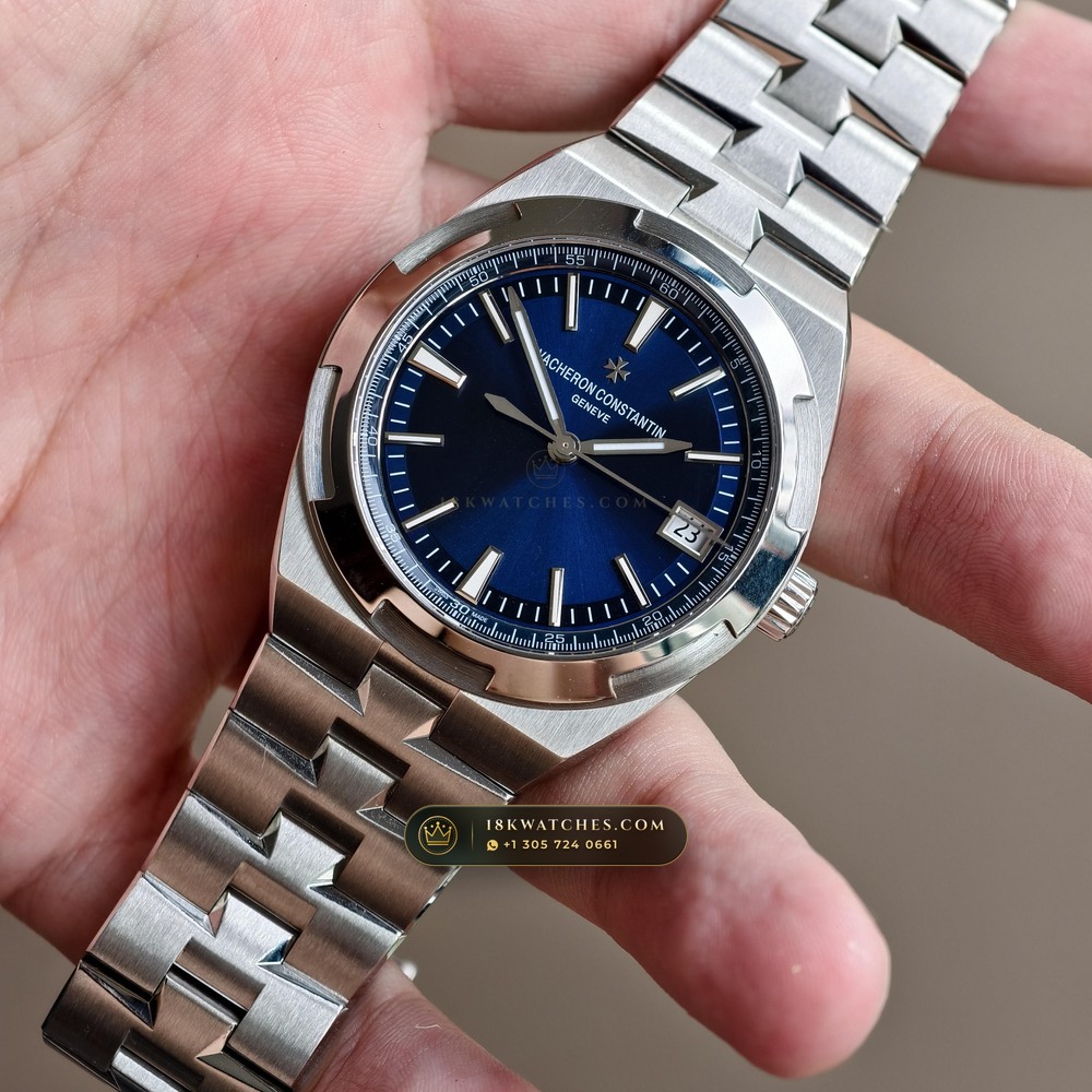 Vacheron Constantin Overseas Self-Winding 41mm Geneva Atelier Spec Ref. 4500V/110A-B128 — Studio Gallery Plate II in 904L Stainless Steel Custom Architecture (152.2g Verified Mass, Vacheron Constantin Cal. 5100 - 22K Gold Maltese Rotor)