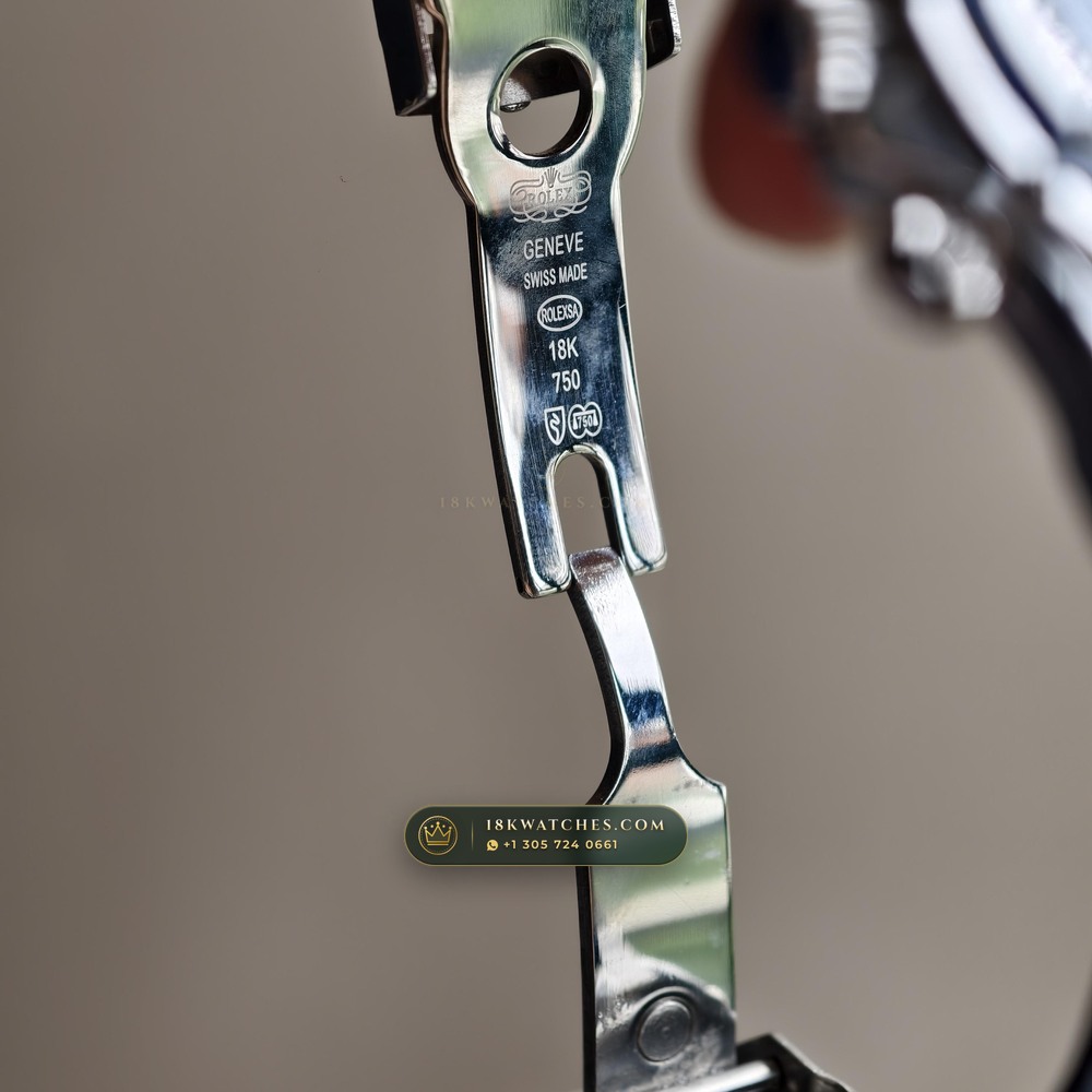Rolex Cosmograph Daytona Blue Sodalite Stone Dial Diamond-Set Bezel 18K White Gold Ref. 116589SACI — Studio Gallery Plate X in 18K White Gold Au750 (153.8g Verified Mass, Rolex Manufacture Cal. 4130 - 72h Power Reserve)