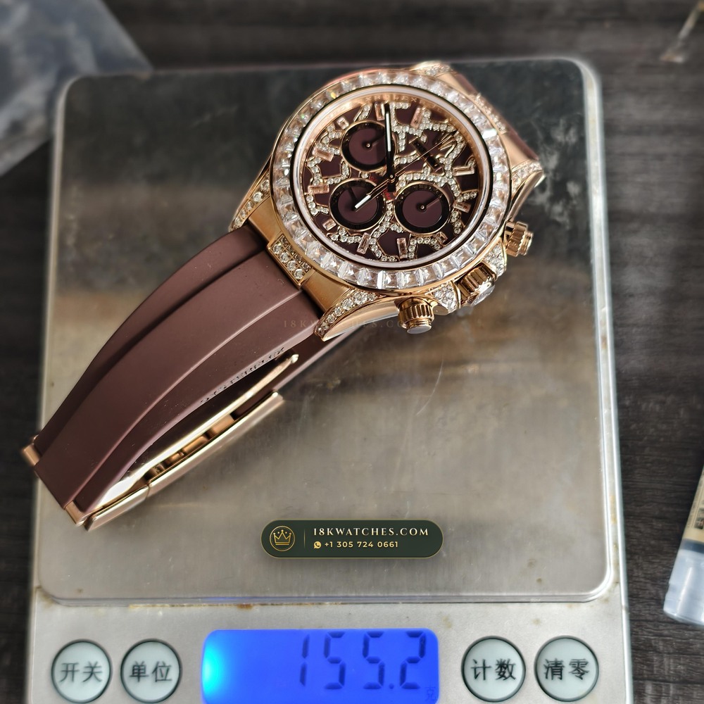 Rolex Cosmograph Daytona Giraffe Off-Catalogue Diamond Edition 18K Everose Gold Ref. 126555TBR — Studio Gallery Plate IX in 18K Rose Gold Au750 (216.4g Verified Mass, Rolex Manufacture Cal. 4131 - 72h Power Reserve)