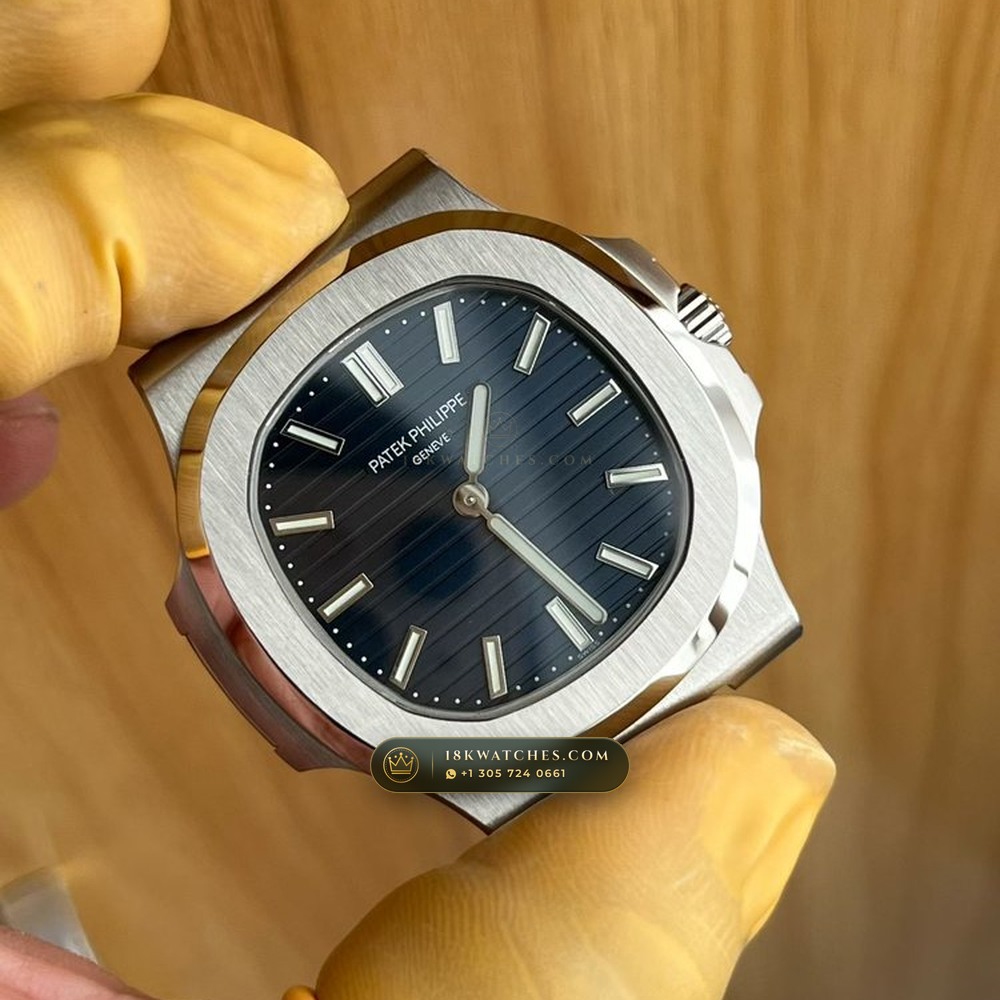 Patek Philippe Nautilus 41mm Sunburst Blue Dial 18K White Gold Ref. 5811/1G-001 — Studio Gallery Plate II in 18K White Gold Au750 (181.4g Verified Mass, Patek Philippe Cal. 26-330 S C - 21K Gold Rotor)
