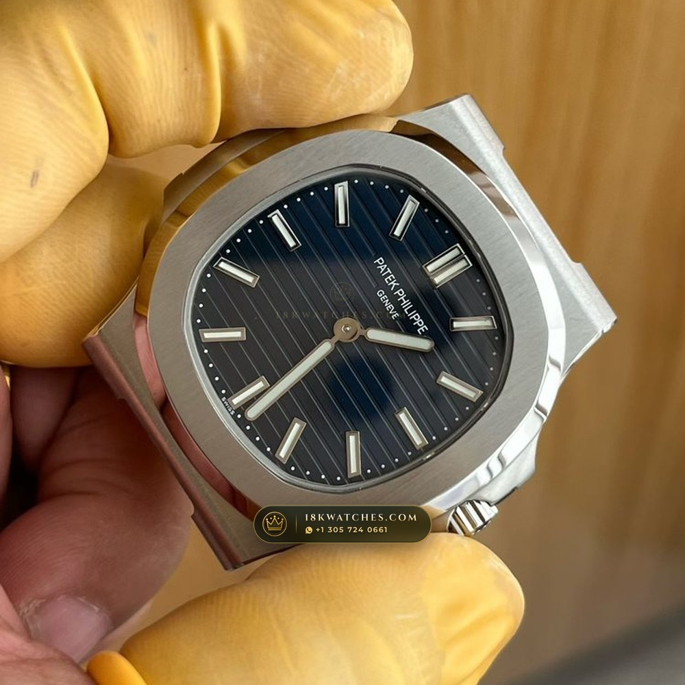 Patek Philippe Nautilus 41mm Sunburst Blue Dial 18K White Gold Ref. 5811/1G-001 — Studio Gallery Plate III in 18K White Gold Au750 (181.4g Verified Mass, Patek Philippe Cal. 26-330 S C - 21K Gold Rotor)