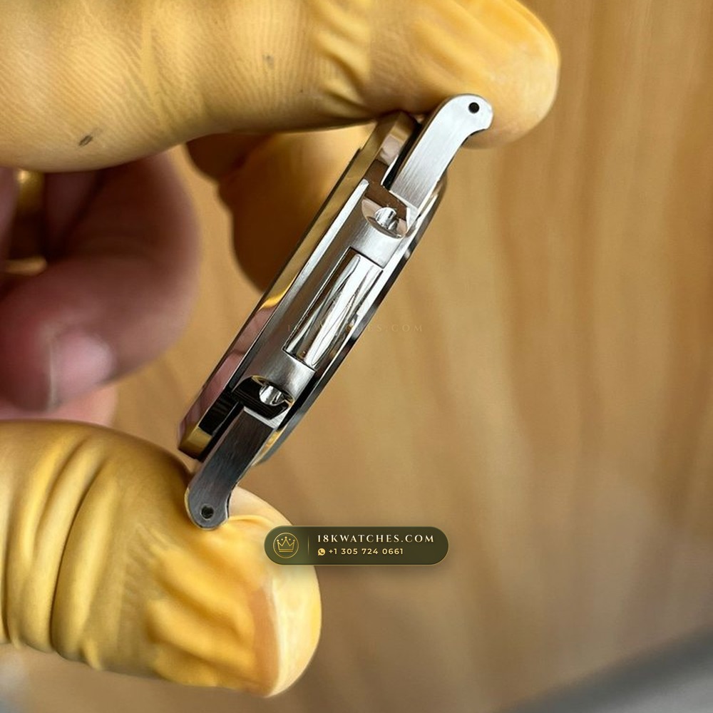 Patek Philippe Nautilus 41mm Sunburst Blue Dial 18K White Gold Ref. 5811/1G-001 — Studio Gallery Plate V in 18K White Gold Au750 (181.4g Verified Mass, Patek Philippe Cal. 26-330 S C - 21K Gold Rotor)