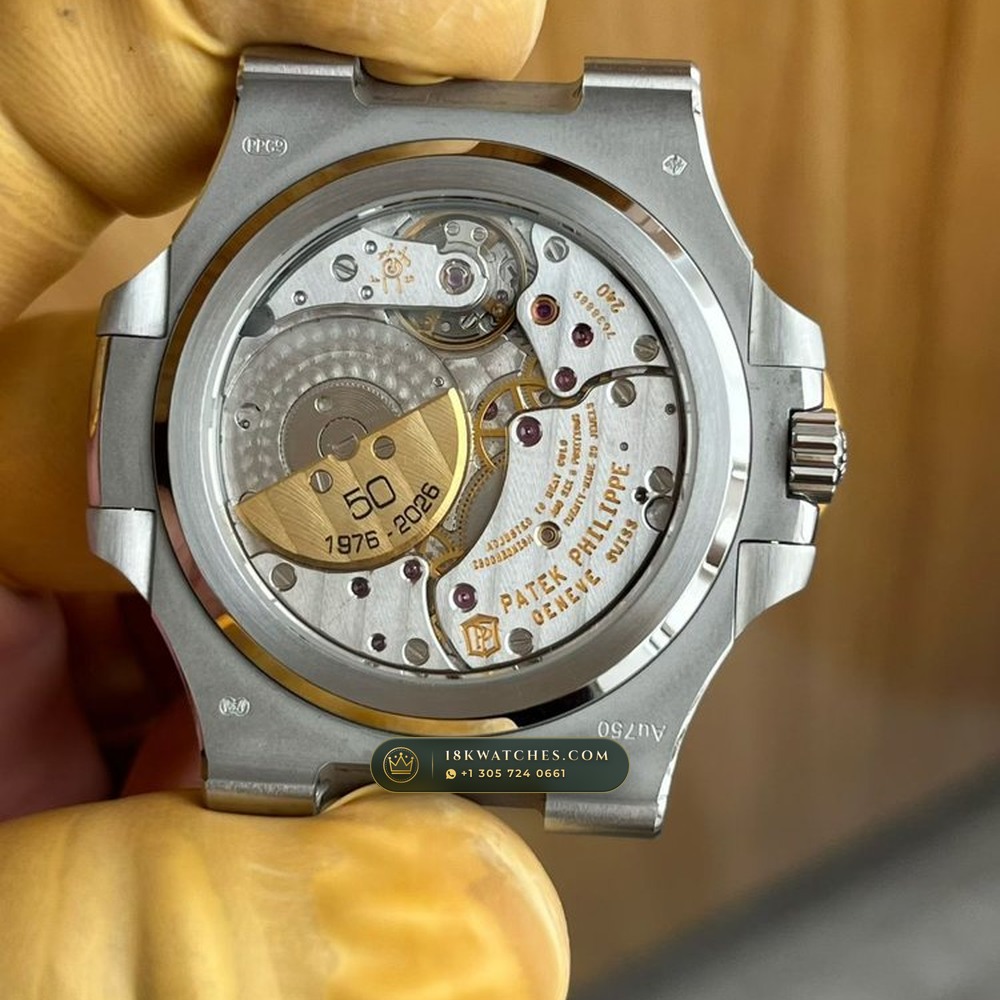 Patek Philippe Nautilus 41mm Sunburst Blue Dial 18K White Gold Ref. 5811/1G-001 — Studio Gallery Plate VI in 18K White Gold Au750 (181.4g Verified Mass, Patek Philippe Cal. 26-330 S C - 21K Gold Rotor)