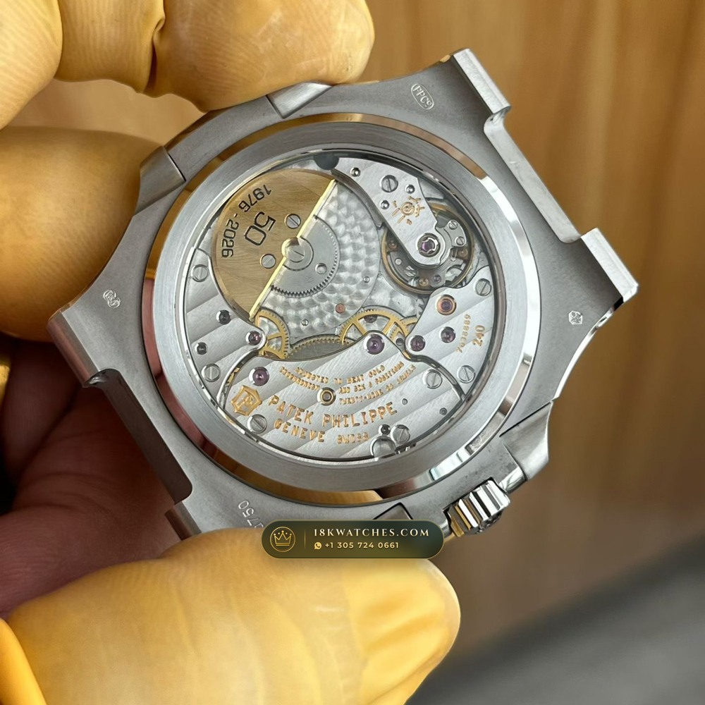 Patek Philippe Nautilus 41mm Sunburst Blue Dial 18K White Gold Ref. 5811/1G-001 — Studio Gallery Plate VII in 18K White Gold Au750 (181.4g Verified Mass, Patek Philippe Cal. 26-330 S C - 21K Gold Rotor)