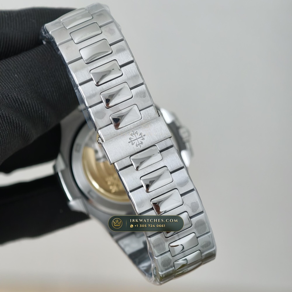 Patek Philippe Nautilus Self-Winding Ref. 5711A — Studio Gallery Plate VII in 904L Stainless Steel Custom Architecture (115.0g Verified Mass, Patek Philippe Cal. 26-330 S C / Cal. 324 S C - 21K Gold Rotor)