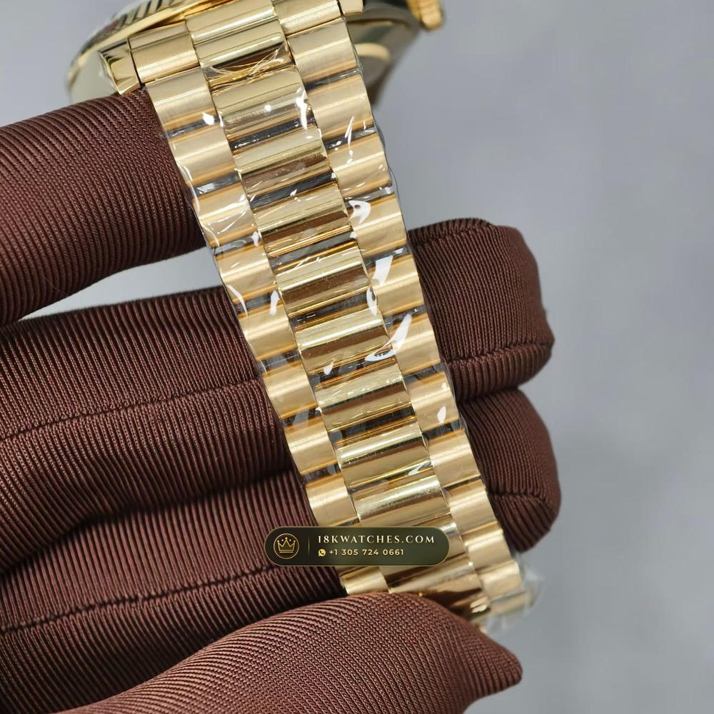 Rolex Day-Date 40 18K Yellow Gold Ref. 228238 — Studio Gallery Plate VI in 18K Yellow Gold Au750 (210.2g Verified Mass, Rolex Manufacture Cal. 3255 - 70h Power Reserve)