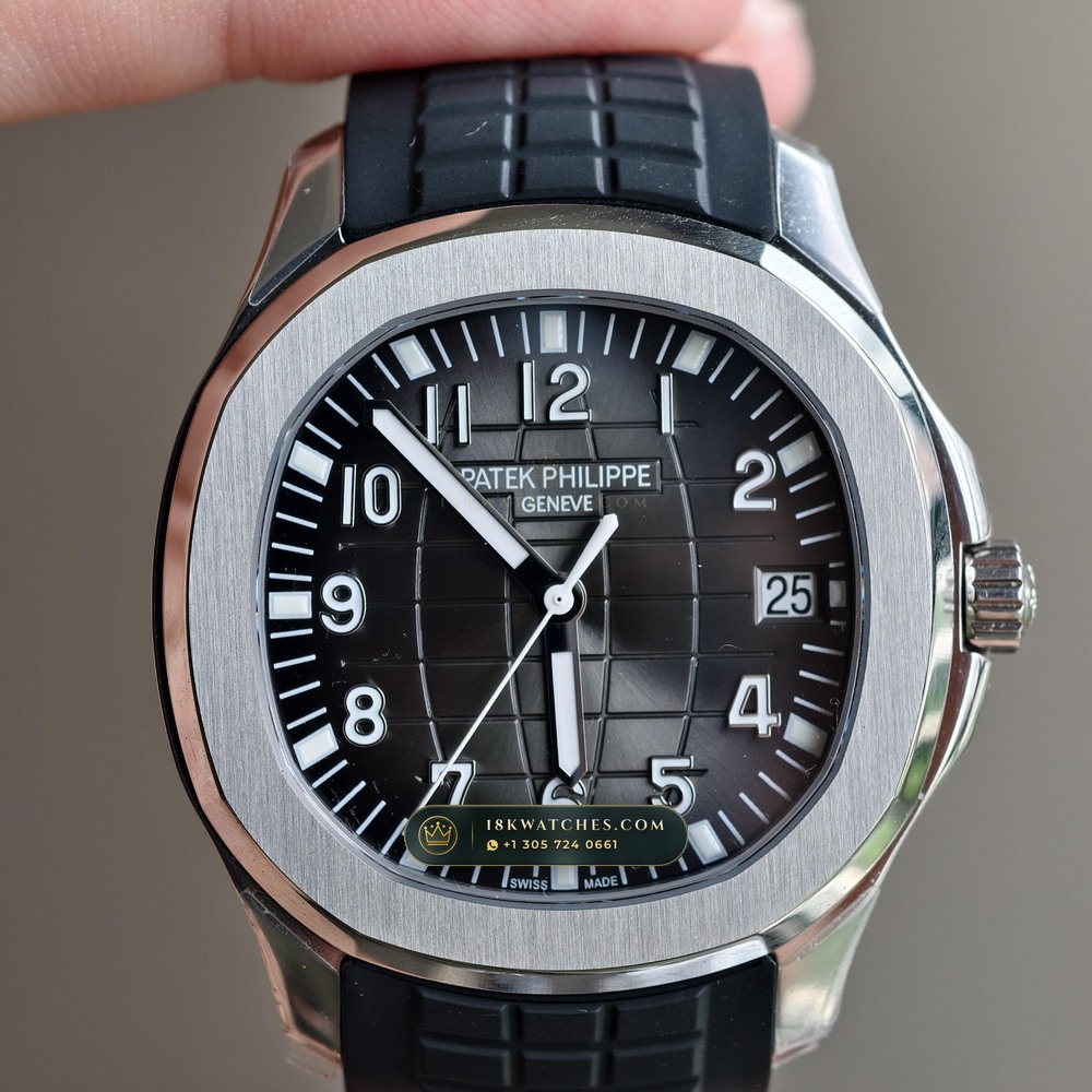Patek Philippe Aquanaut Extra-Large Self-Winding Custom SW Dial Free-Sprung Calibre Ref. 5167A