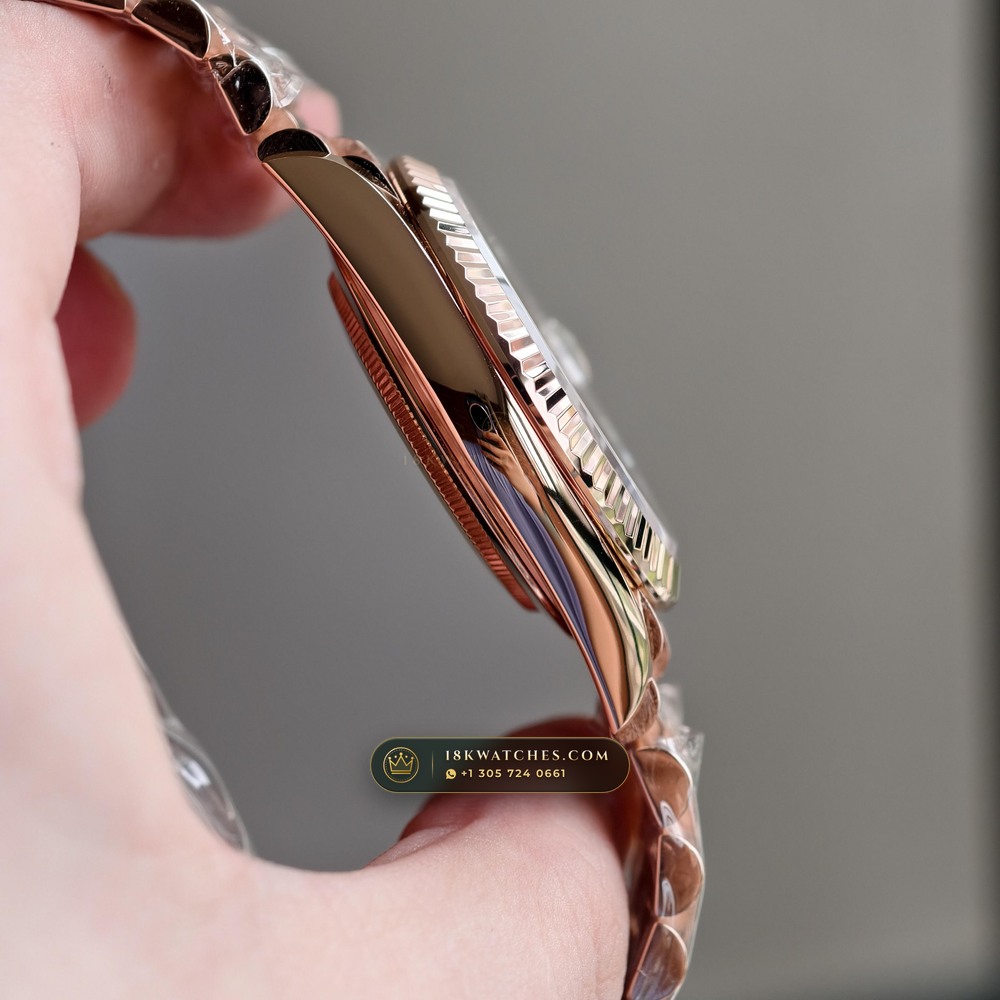 Rolex Day-Date 40 Graduated Slate-Grey Ombre Sunray Dial 18K Everose Gold Ref. 228235 — Studio Gallery Plate IV in 18K Rose Gold Au750 (210.7g Verified Mass, Rolex Manufacture Cal. 3255 - 70h Power Reserve)