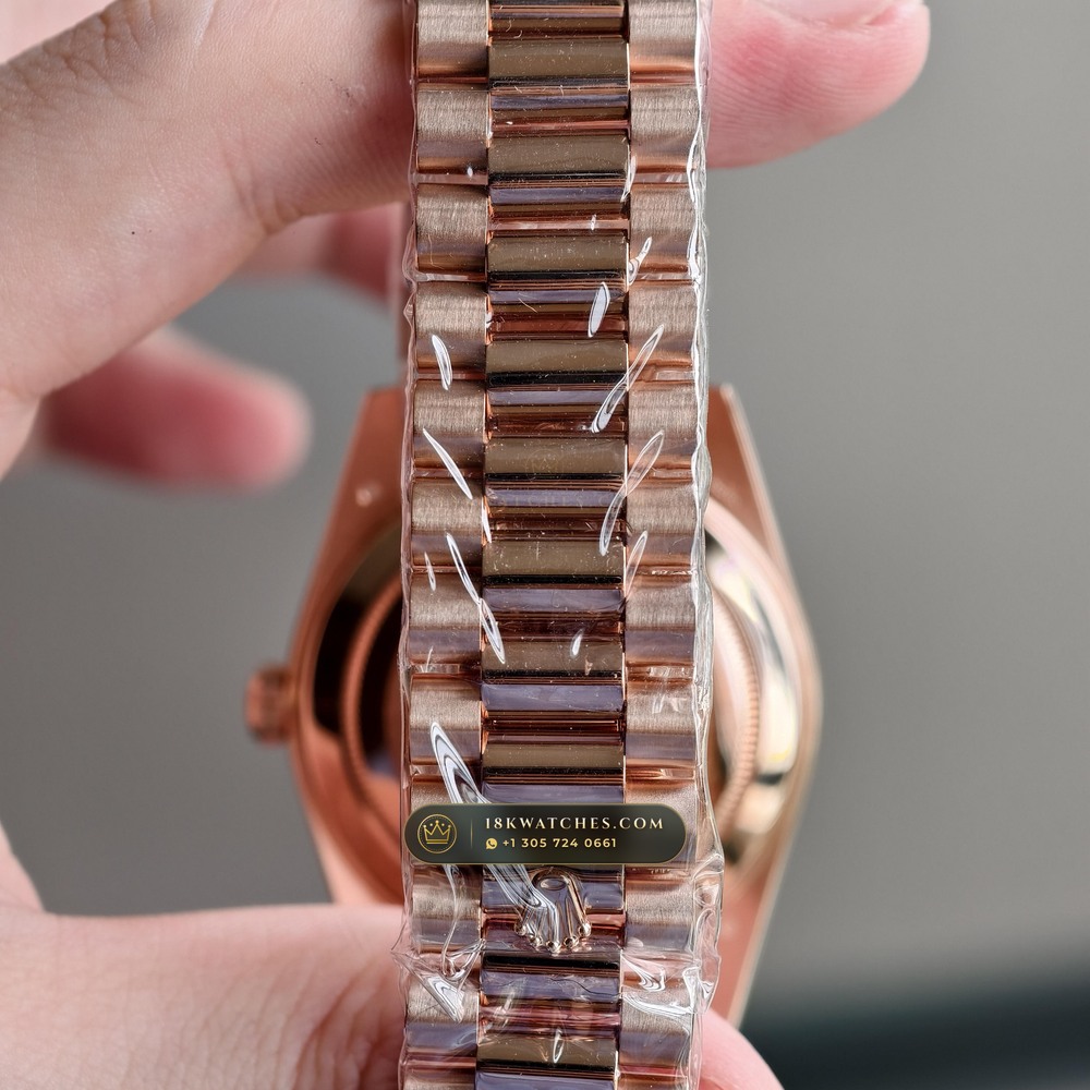 Rolex Day-Date 40 Graduated Slate-Grey Ombre Sunray Dial 18K Everose Gold Ref. 228235 — Studio Gallery Plate VII in 18K Rose Gold Au750 (210.7g Verified Mass, Rolex Manufacture Cal. 3255 - 70h Power Reserve)