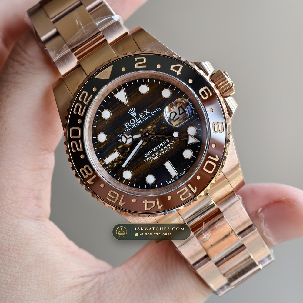 Rolex GMT-Master II Golden Chatoyant Tiger Eye Dial 18K Everose Gold Ref. 126715CHNR — Studio Gallery Plate II in 18K Rose Gold Au750 (225.4g Verified Mass, Rolex Manufacture Cal. 3285 - 70h Power Reserve)