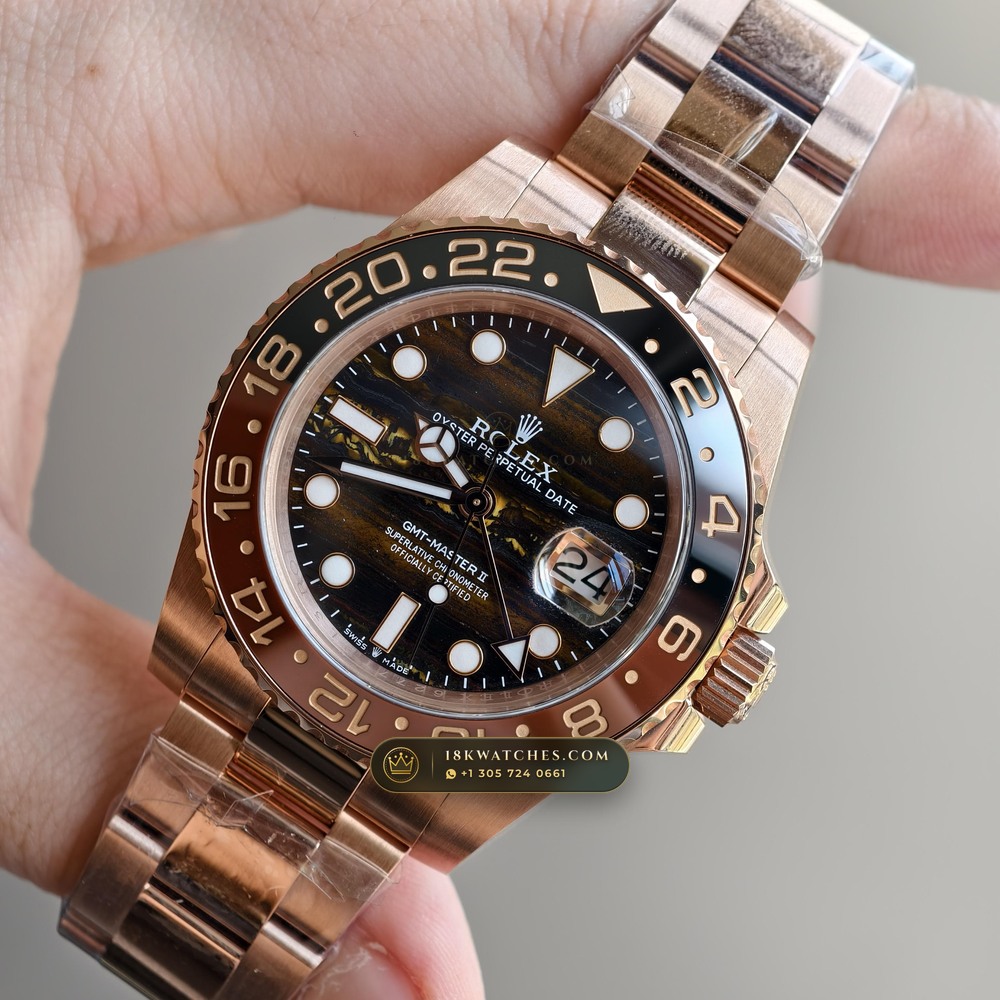 Rolex GMT-Master II Golden Chatoyant Tiger Eye Dial 18K Everose Gold Ref. 126715CHNR — Studio Gallery Plate III in 18K Rose Gold Au750 (225.4g Verified Mass, Rolex Manufacture Cal. 3285 - 70h Power Reserve)