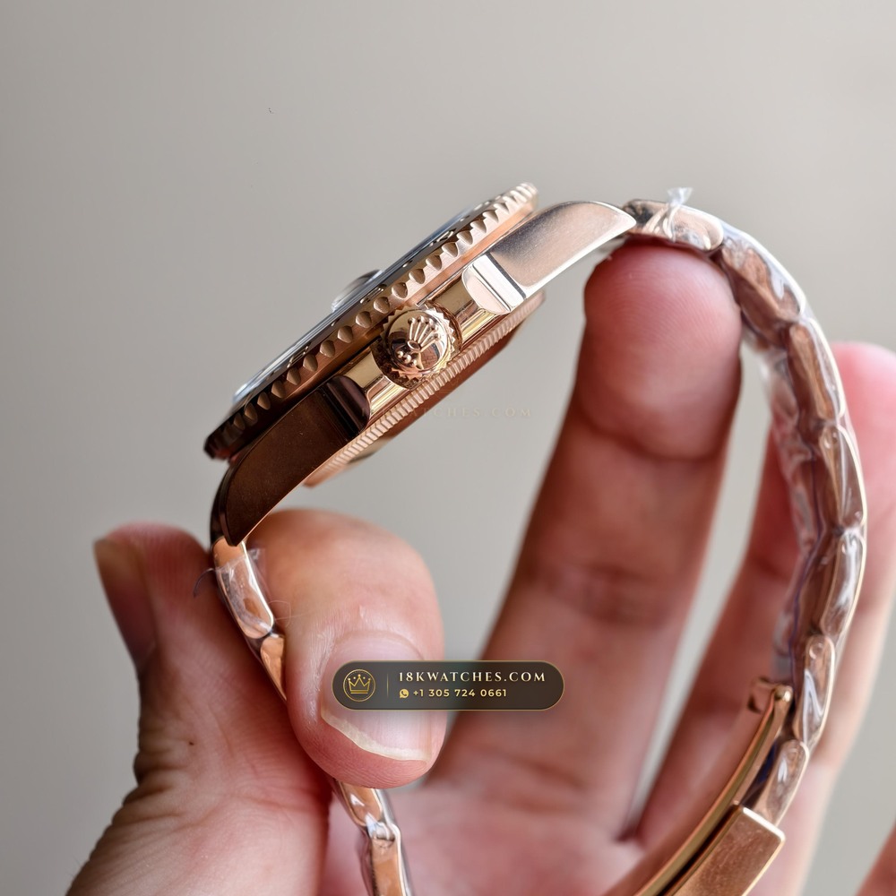 Rolex GMT-Master II Golden Chatoyant Tiger Eye Dial 18K Everose Gold Ref. 126715CHNR — Studio Gallery Plate V in 18K Rose Gold Au750 (225.4g Verified Mass, Rolex Manufacture Cal. 3285 - 70h Power Reserve)