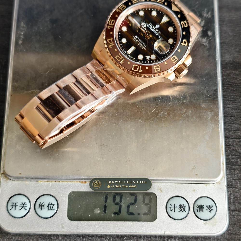 Rolex GMT-Master II Golden Chatoyant Tiger Eye Dial 18K Everose Gold Ref. 126715CHNR — Studio Gallery Plate VIII in 18K Rose Gold Au750 (225.4g Verified Mass, Rolex Manufacture Cal. 3285 - 70h Power Reserve)