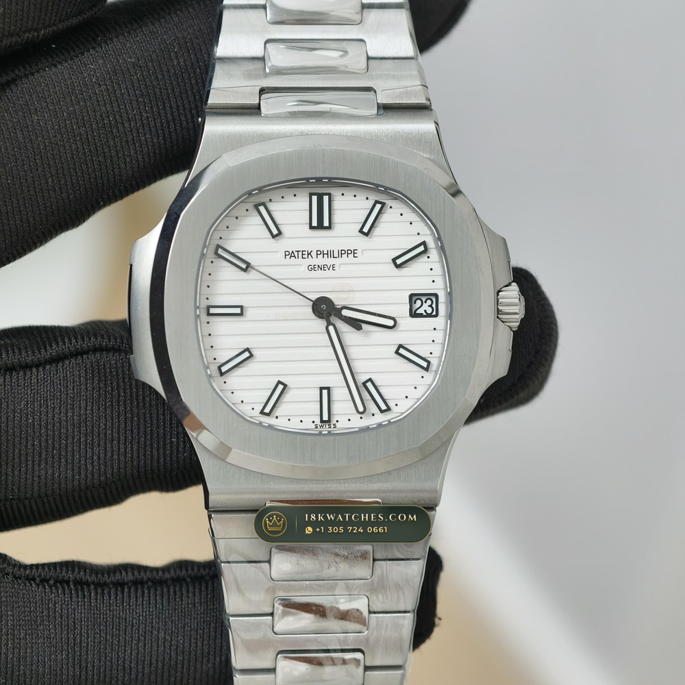 Patek Philippe Nautilus Self-Winding Custom SW Dial Free-Sprung Calibre Ref. 5711/1A-011