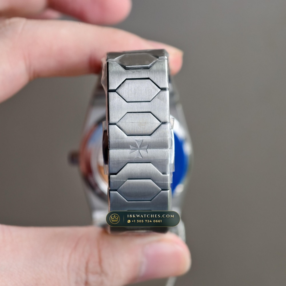 Vacheron Constantin Historiques 222 Jumbo 37mm Blue-Grey Dial Ref. 4200H/222A-B934 — Studio Gallery Plate VIII in 904L Stainless Steel Custom Architecture (132.5g Verified Mass, Vacheron Constantin Cal. 2455/2 - 22K Gold Rotor)
