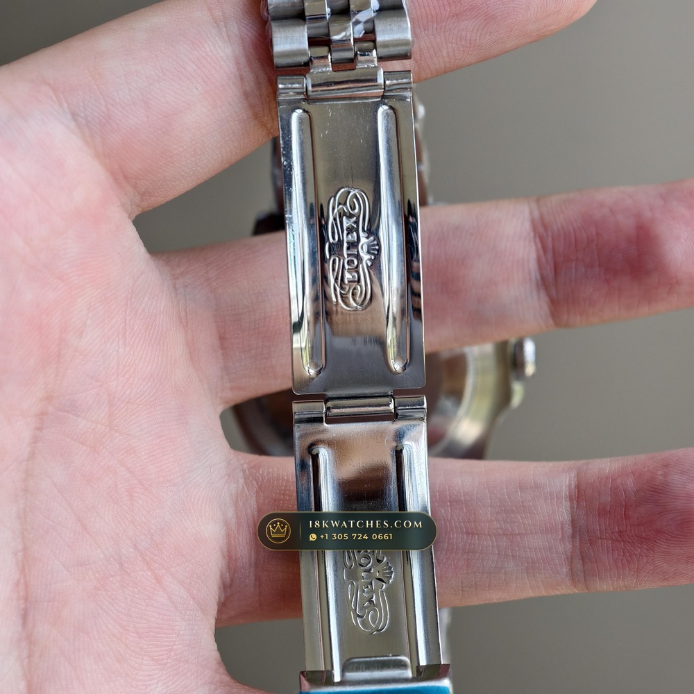 Rolex GMT-Master Vintage Coke Red & Black Bezel Ref. 1675 — Studio Gallery Plate VII in 904L Stainless Steel Custom Architecture (114.2g Verified Mass, Rolex Vintage Automatic Calibre)