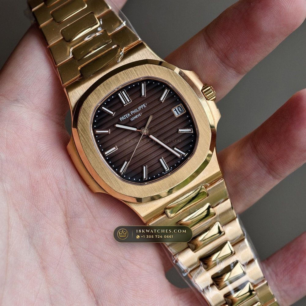 Patek Philippe Nautilus Self-Winding 18K Rose Gold Ref. 5711/1R-001 — Studio Gallery Plate II in 18K Rose Gold Au750 (186.3g Verified Mass, Patek Philippe Cal. 26-330 S C / Cal. 324 S C - 21K Gold Rotor)