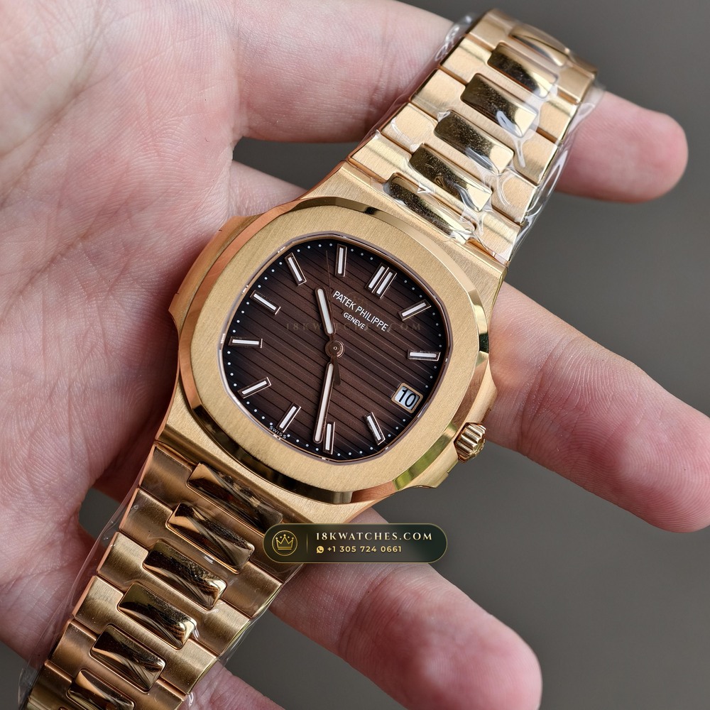 Patek Philippe Nautilus Self-Winding 18K Rose Gold Ref. 5711/1R-001 — Studio Gallery Plate III in 18K Rose Gold Au750 (186.3g Verified Mass, Patek Philippe Cal. 26-330 S C / Cal. 324 S C - 21K Gold Rotor)
