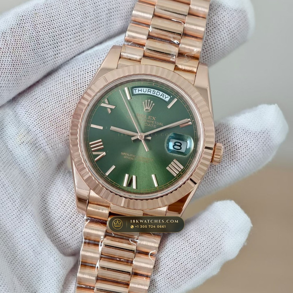 Rolex Day-Date 40 18K Everose Gold Ref. 228235 — Studio Gallery Plate III in 18K Rose Gold Au750 (210.2g Verified Mass, Rolex Manufacture Cal. 3255 - 70h Power Reserve)