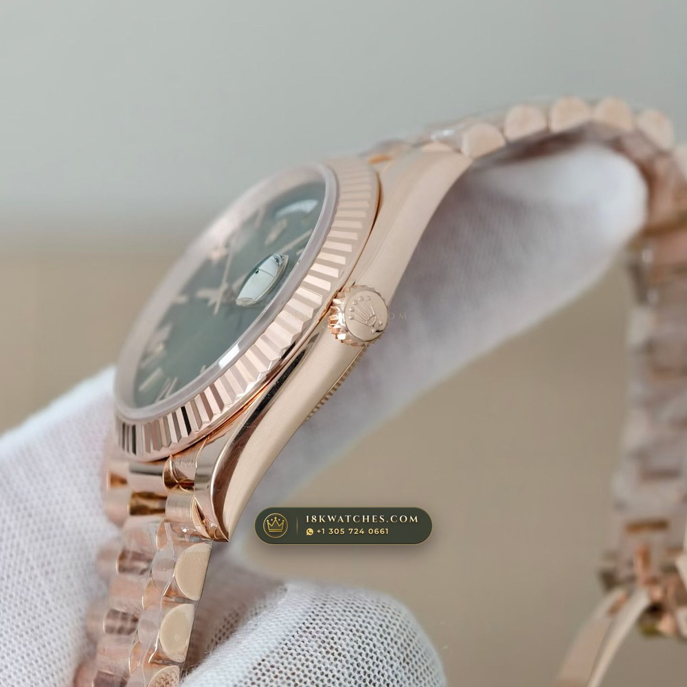 Rolex Day-Date 40 18K Everose Gold Ref. 228235 — Studio Gallery Plate V in 18K Rose Gold Au750 (210.2g Verified Mass, Rolex Manufacture Cal. 3255 - 70h Power Reserve)