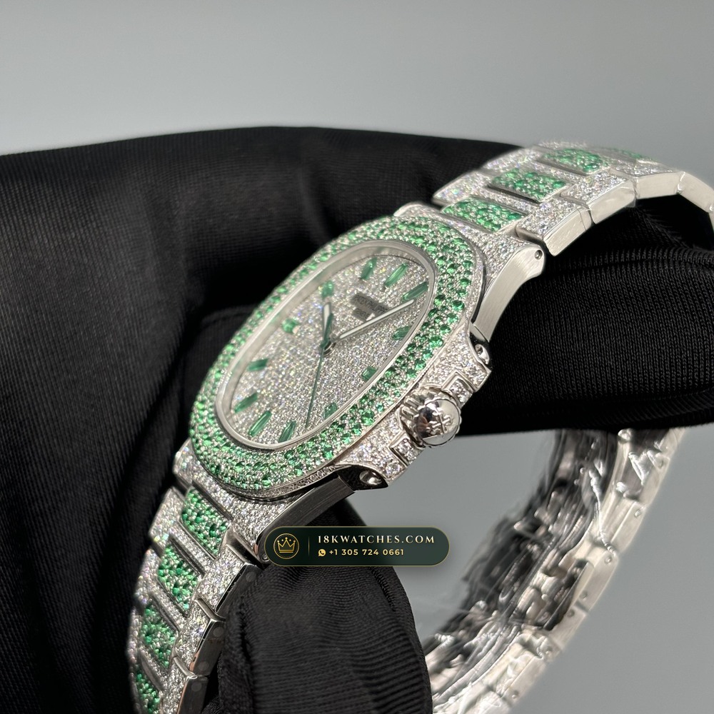 Patek Philippe Nautilus Self-Winding 40mm Baguette Emerald & Diamond Edition Ref. 5711/113P-001 — Studio Gallery Plate IV in 904L Stainless Steel Custom Architecture (114.9g Verified Mass, Patek Philippe Cal. 26-330 S C / Cal. 324 S C - 21K Gold Rotor)