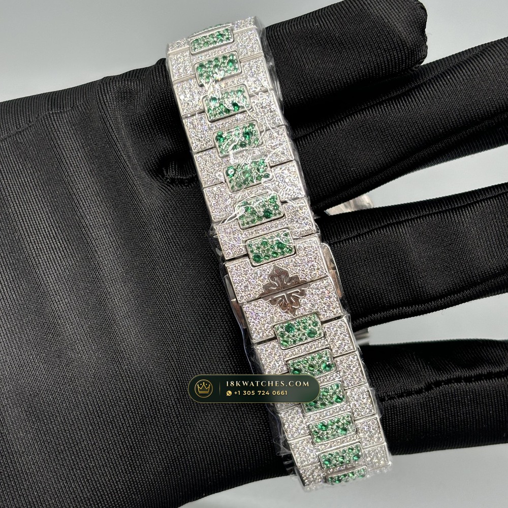 Patek Philippe Nautilus Self-Winding 40mm Baguette Emerald & Diamond Edition Ref. 5711/113P-001 — Studio Gallery Plate VII in 904L Stainless Steel Custom Architecture (114.9g Verified Mass, Patek Philippe Cal. 26-330 S C / Cal. 324 S C - 21K Gold Rotor)